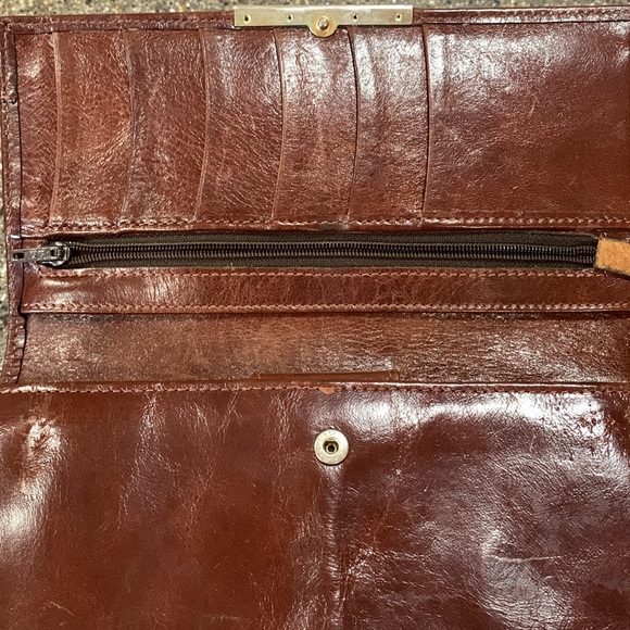 Excellent condition genuine leather wallet - Picture 2 of 11